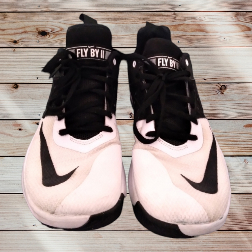 Nike Fly By 2 Mens Size 9